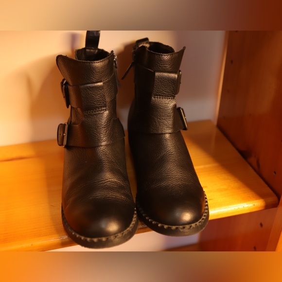 Gentle Souls by Kenneth Cole “Best of Moto” Black Leather Boot | Size 7.5M - Picture 6 of 13